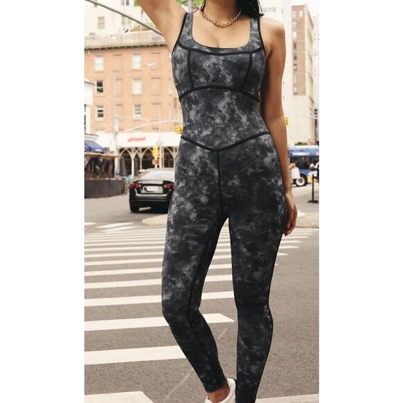 Fabletics frame Obsidian Tie Dye Texture jumpsuit size s - Picture 9 of 11